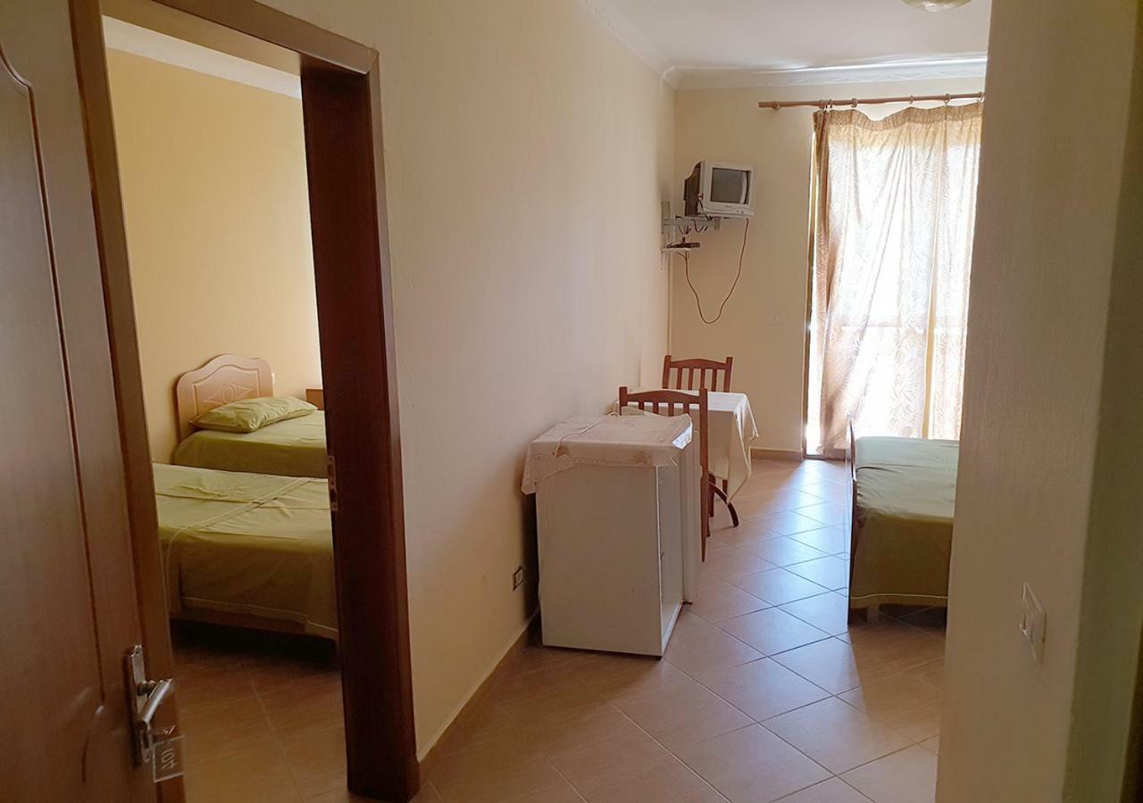 Hotel Palma Durrës 外观 照片